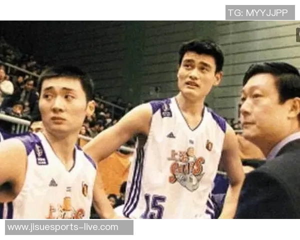 姚明帽衫引领潮流风尚运动与时尚完美结合的全新体验