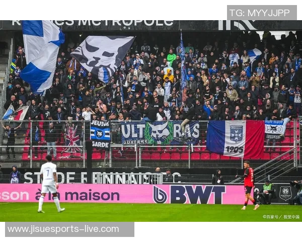 巴黎圣日耳曼与那不勒斯友谊赛精彩回顾乌龙球成比赛转折点分析