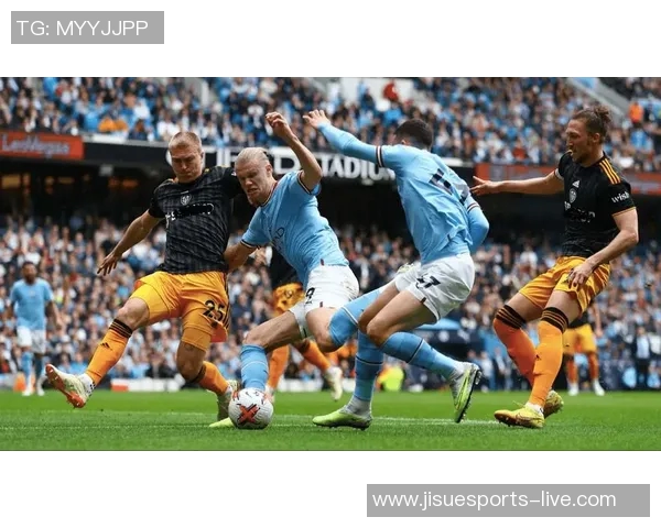 欧联杯精彩对决尤文图斯与曼城战成平局帽子戏法引发全场热潮