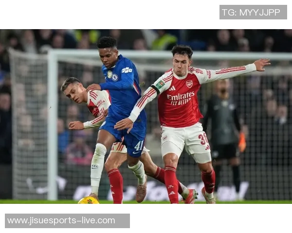 国王杯曼联大胜马竞帽子戏法引发争议判罚全场沸腾