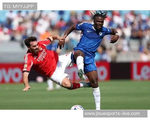 国王杯精彩对决切尔西大胜阿森纳帽子戏法引发全场狂欢战术解析